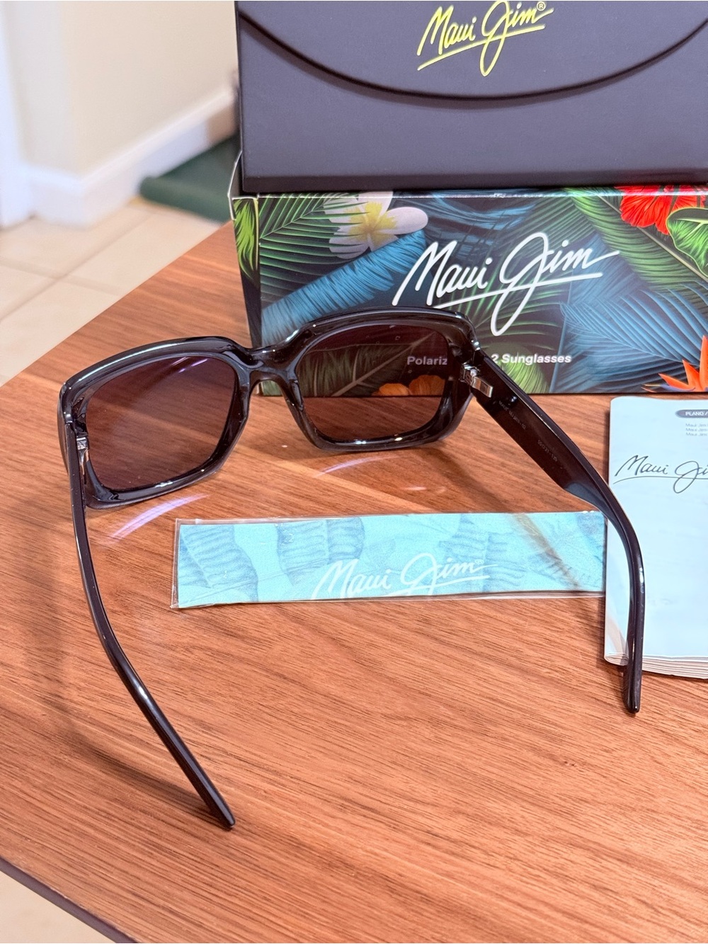 Maui Jim Women’s Square Sunglasses two steps - Picture 2 of 12